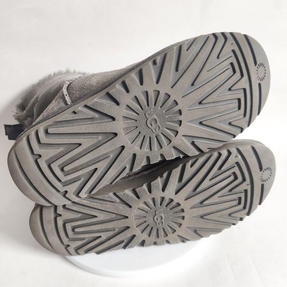 UGG Gray Bailey Bow II- Sz 8 - Picture 11 of 13